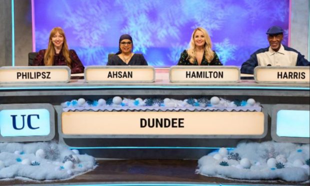 Dundee alumni team on University Challenge from left to right: Susan Philipsz, Saleyha Ahsan, Holly Hamilton and Keith Harris.