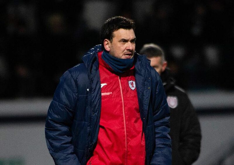 Raith Rovers manager Ian Murray on the sidelines