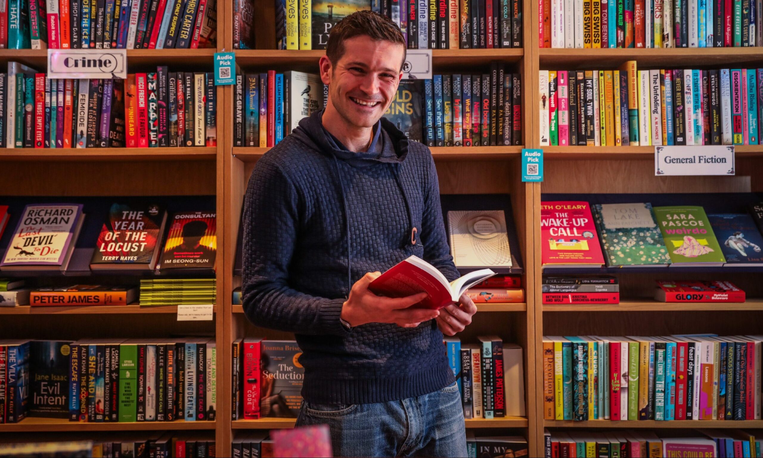 Peter Rome, manager of the Bookhouse in Broughty Ferry. Image: Mhairi Edwards/DC Thomson