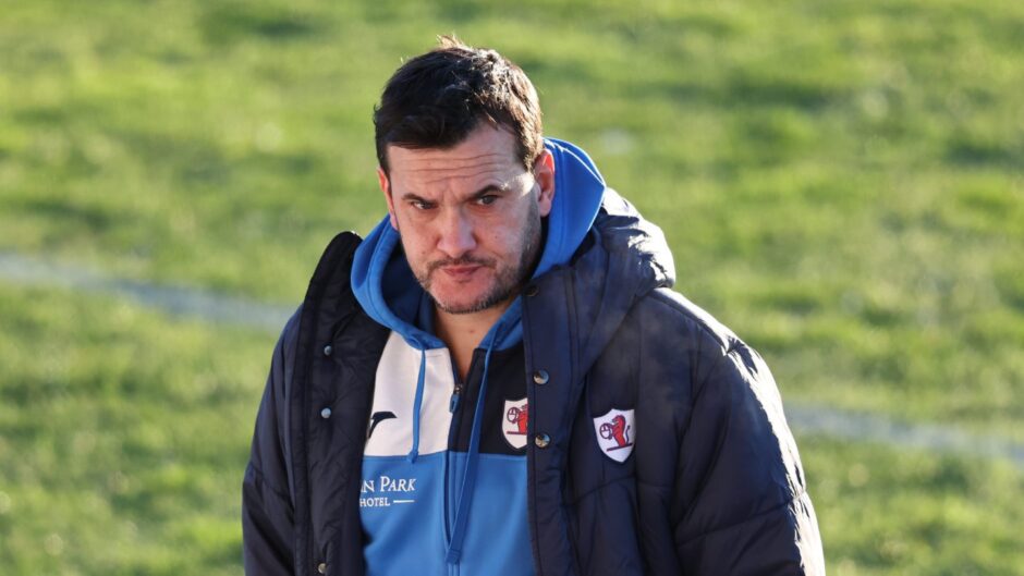 Raith manager Ian Murray pitchside