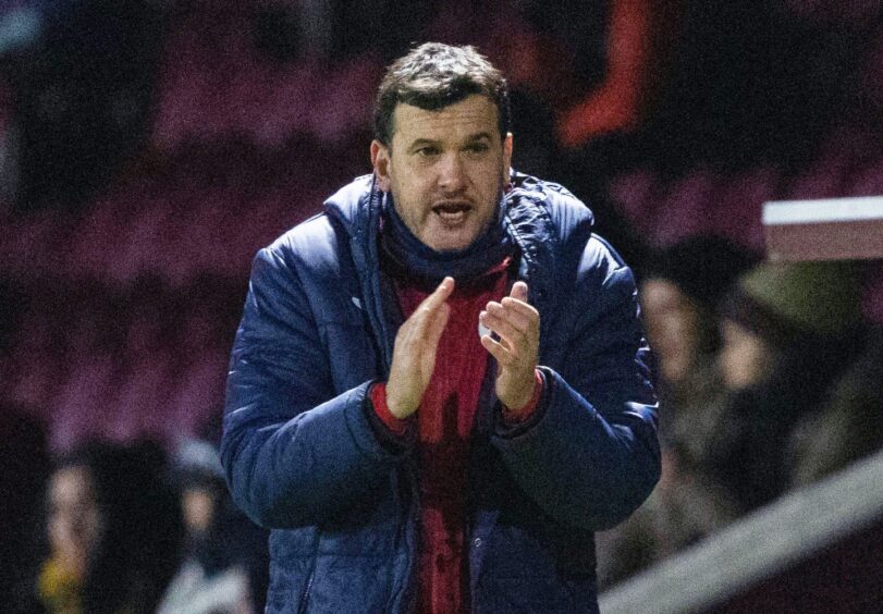 Raith Rovers manager Ian Murray claps his hands. Image: Ross Parker / SNS Group.