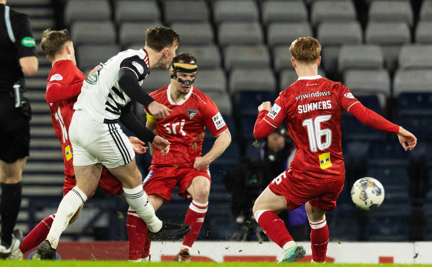 Dunfermline lost 2-1 away to Queen's Park on Friday. Image: SNS.