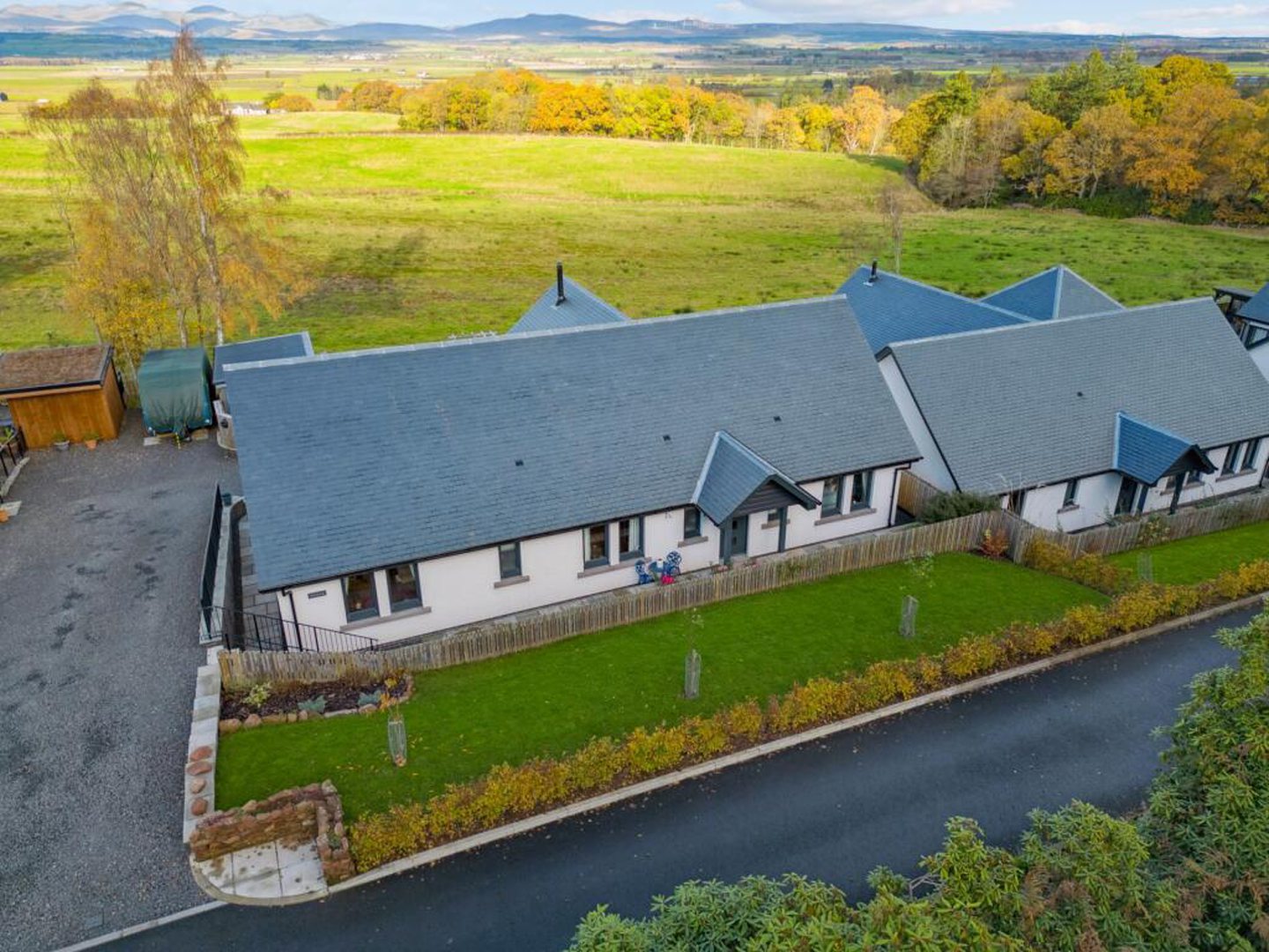 £465k family home has incredible views of Stirlingshire countryside