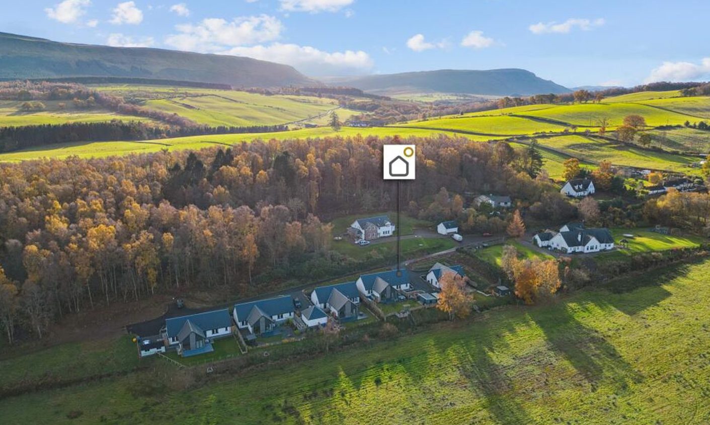 £465k family home has incredible views of Stirlingshire countryside