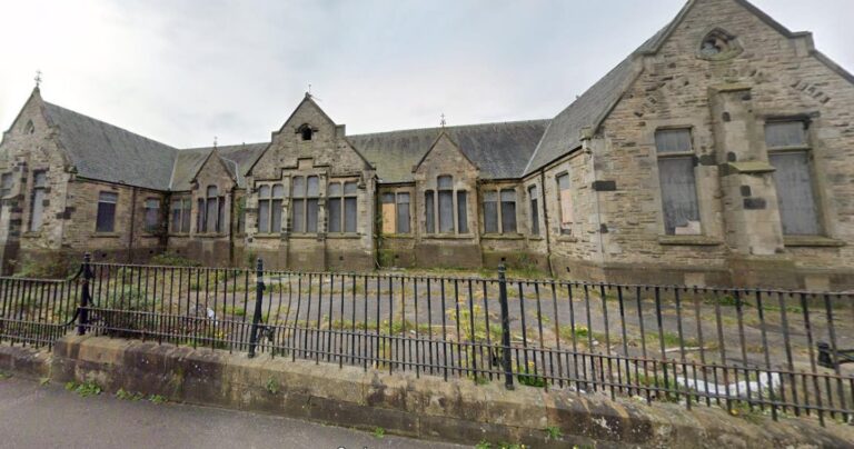 Derelict Abbotshall School in Kirkcaldy could be converted into flats