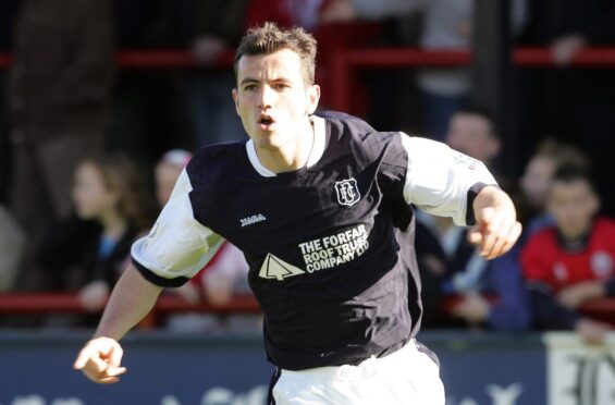 Simon Lynch played for Dundee.