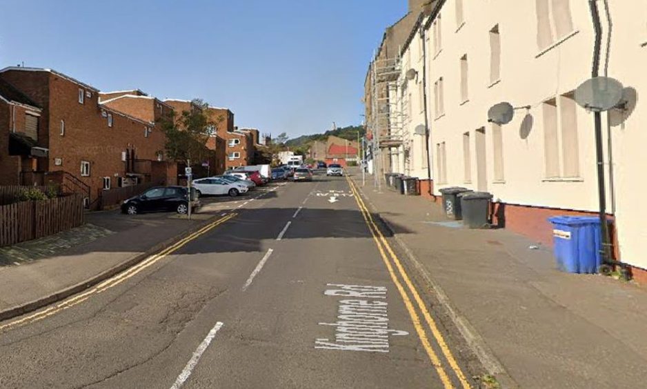 Police close Kinghorne Road in Dundee due to flat fire