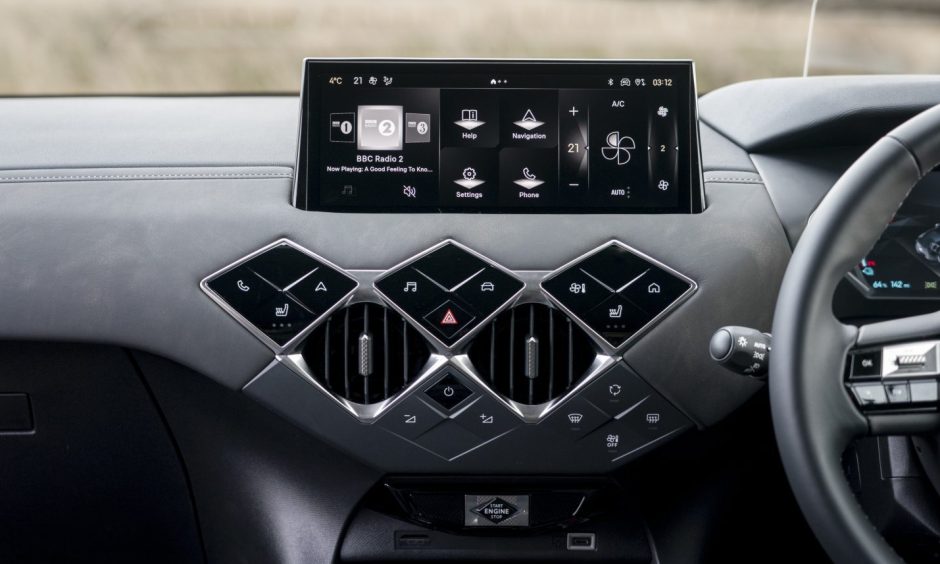 The DS 3 dashboard is well laid out. 