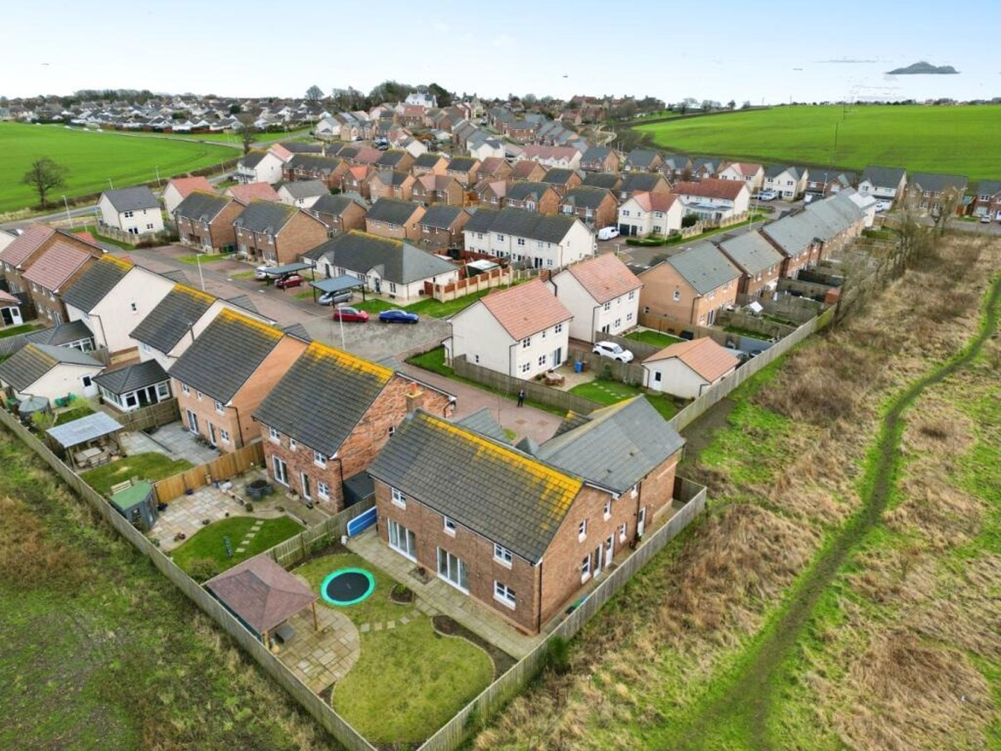 Huge 5bedroom family home in Kinghorn, Fife, for sale at £500k