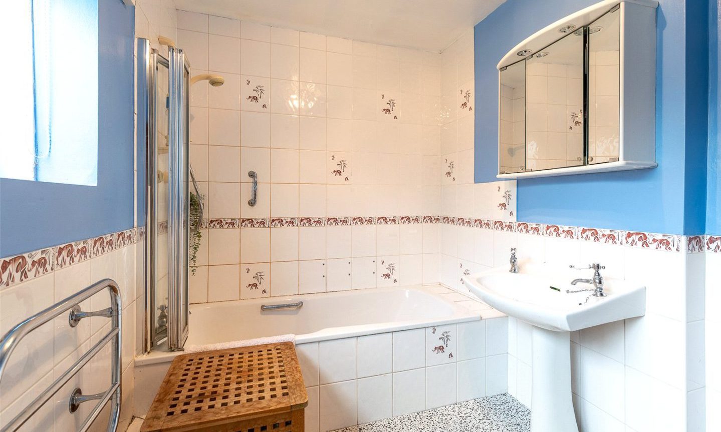 Fivebedroom villa nestled in the Carse of Gowrie woodland for sale