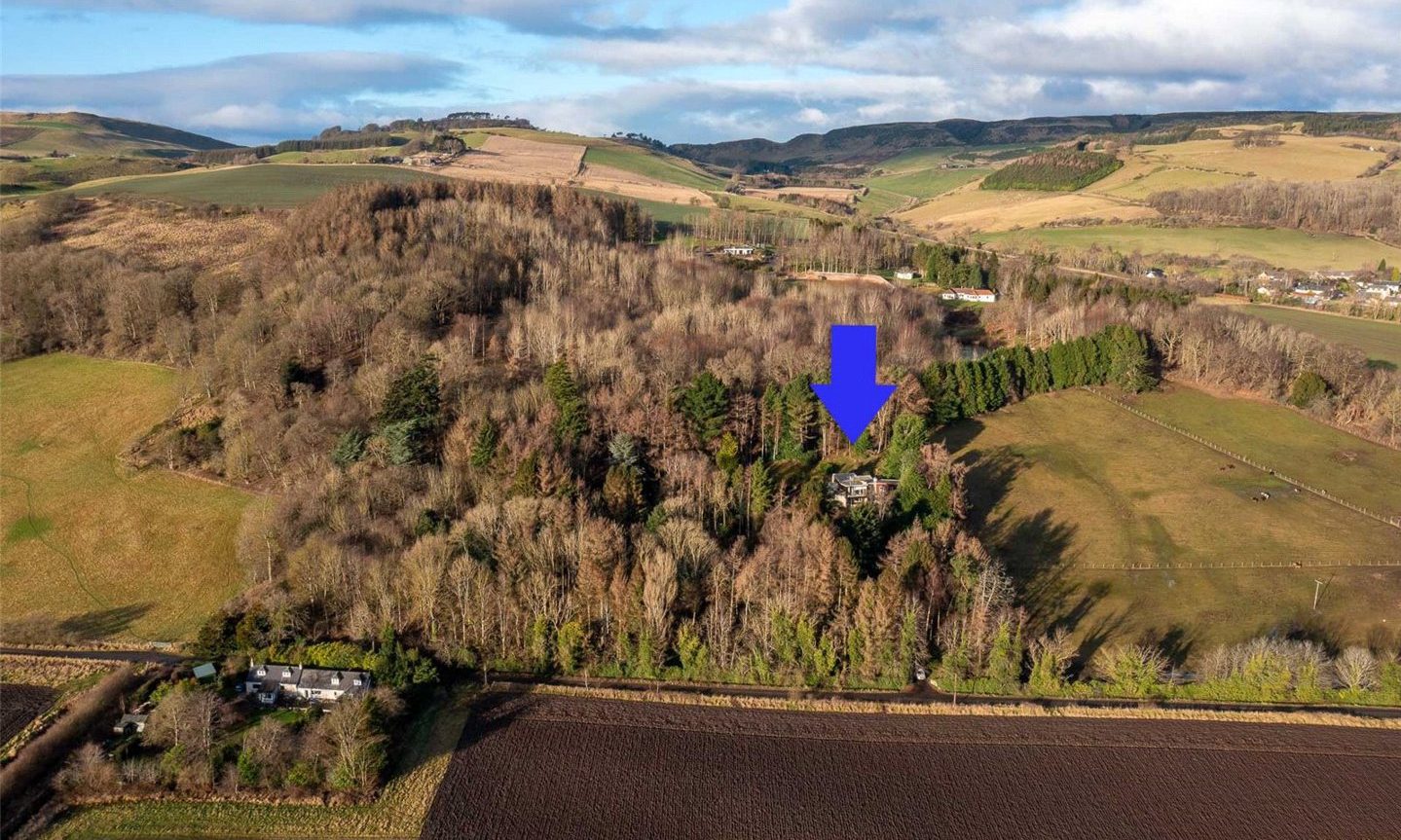 Fivebedroom villa nestled in the Carse of Gowrie woodland for sale