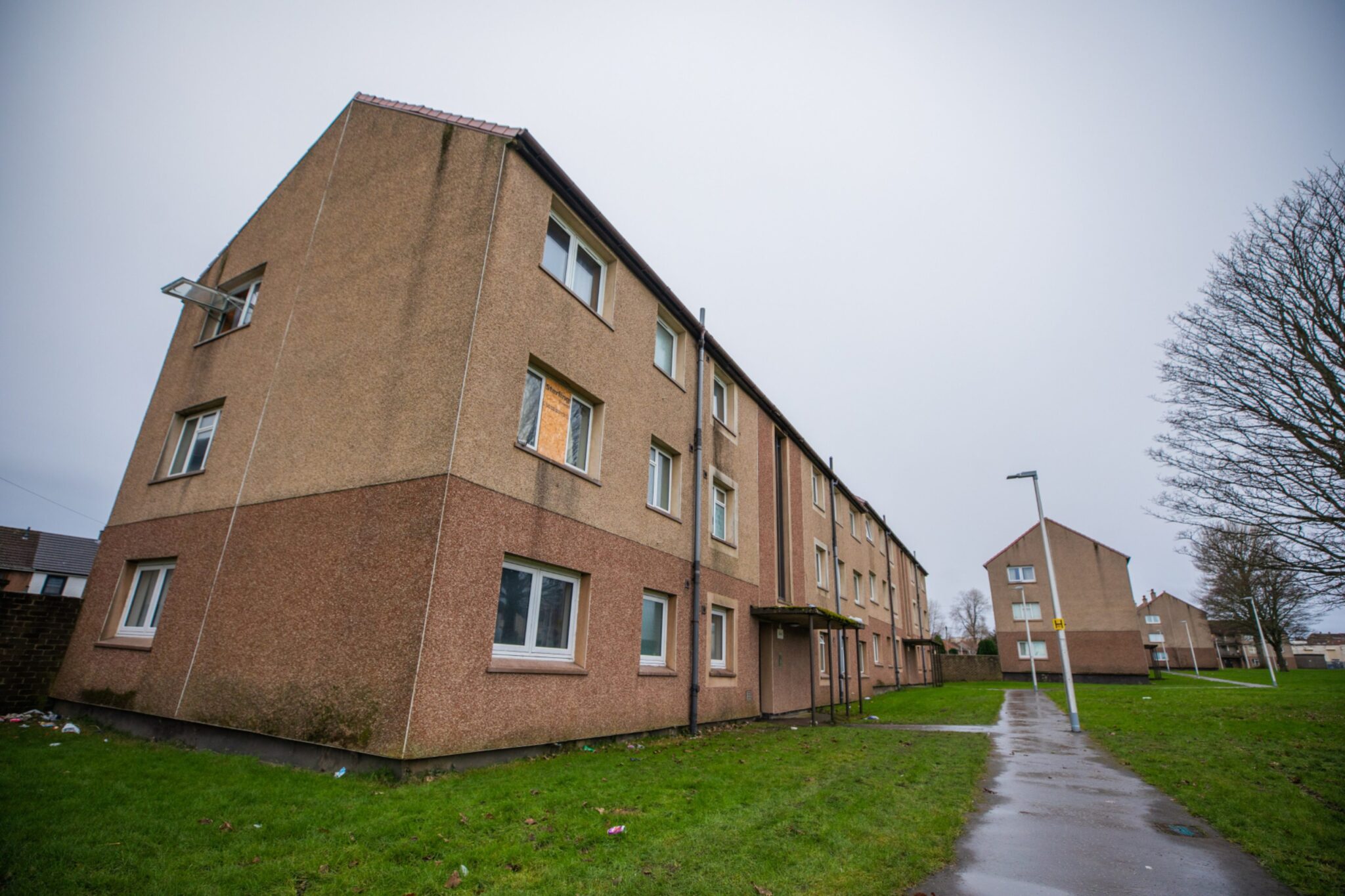Twelve people and four pets evacuated from firehit Kirkcaldy flats