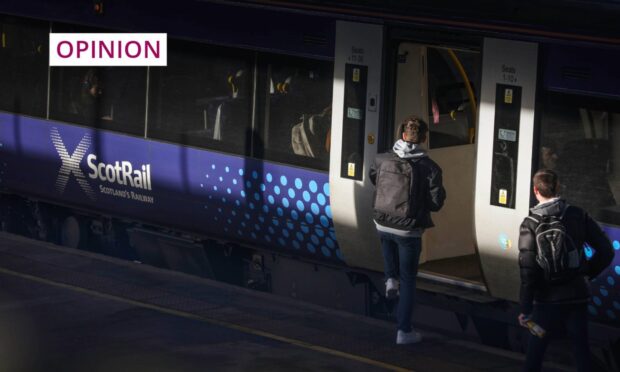Concerns have been raised this week about the gap between the train and the platform at Dundee station. Image: Mhairi Edwards/DC Thomson.