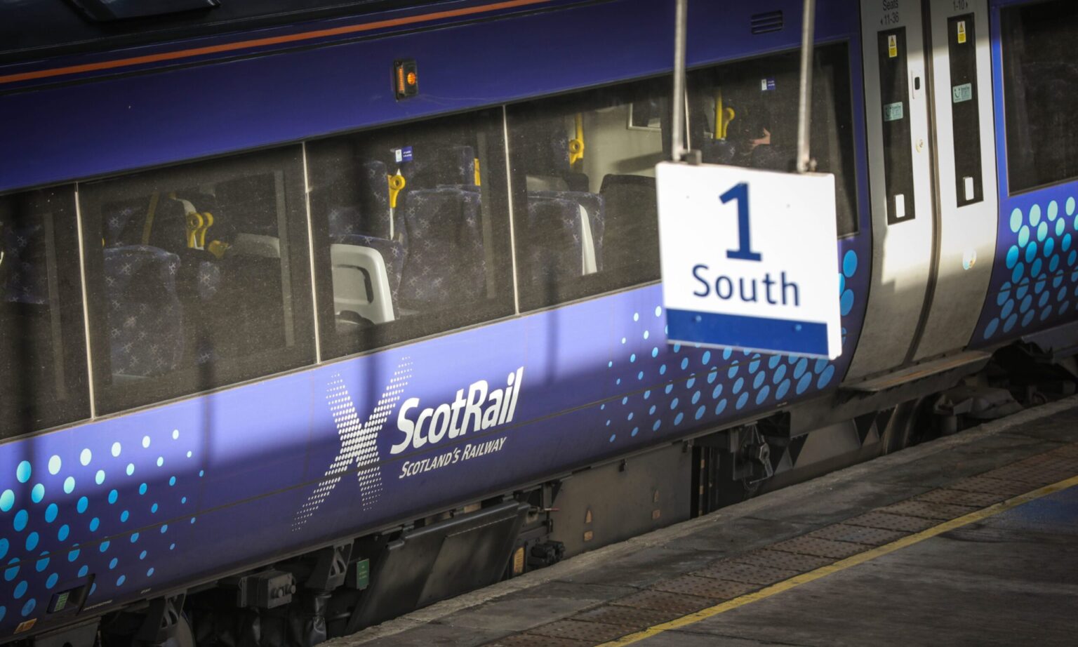 Trains delayed due to signalling fault at Montrose