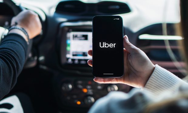 Uber set to apply for Dundee taxi licence.