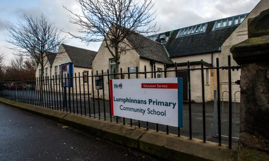 Fire destroys Lumphinnans Primary School's literacy shed