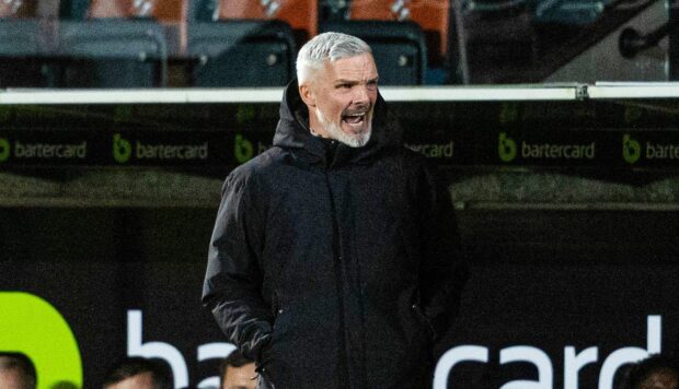 Dundee United manager Jim Goodwin during his side's defeat to Airdrie. Image: SNS.