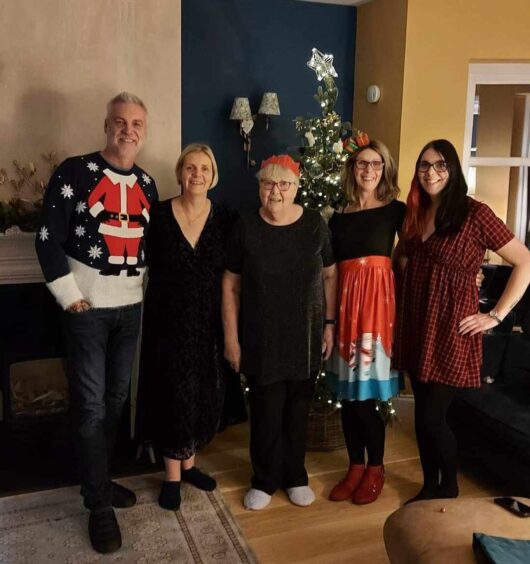 Ali pictured with her family - brother Michael, sisters Toni-Jane and Jenna, mum Rosina and Ali.