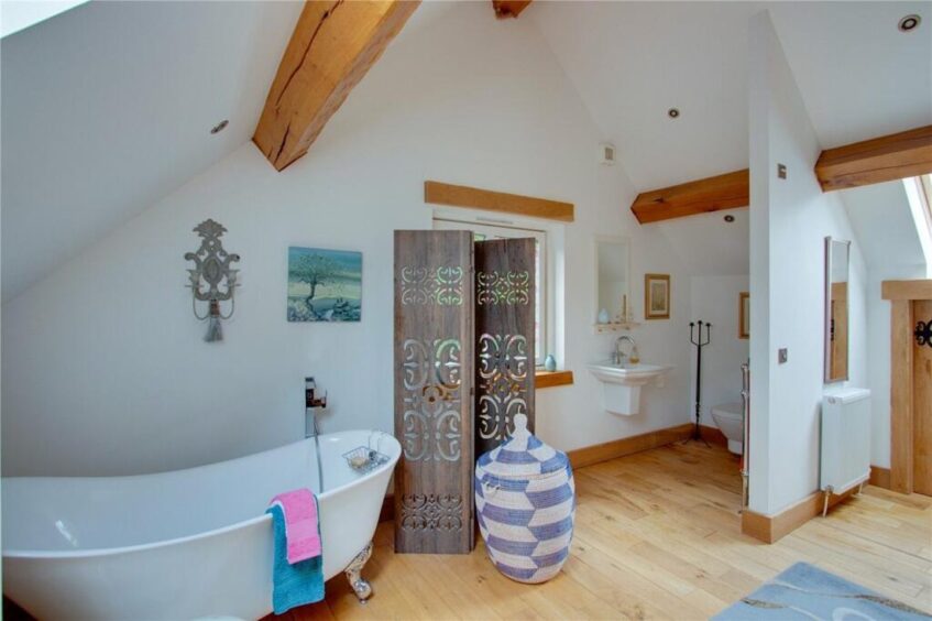 The en-suite bathroom in Dove Cottage.