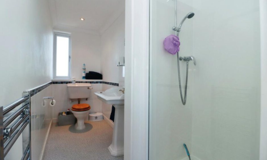 En-suite bathroom in North Queensferry home.