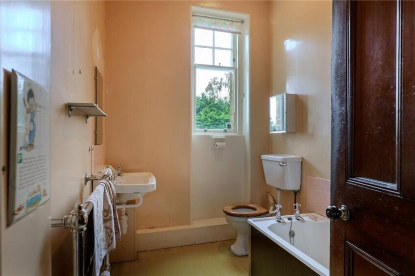 Family bathroom in St Andrews Home 