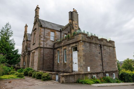 Exterior of Knowehead House, Perth, showing flat terraced roof where hot tub is located.