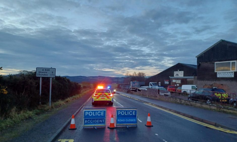 Closure on the A928 between Kirriemuir and Glamis after a crash.