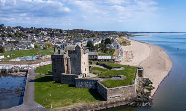 Broughty Ferry Castle and Beach- Friday 29th April 2022 - Steve Brown/DC Thomson.