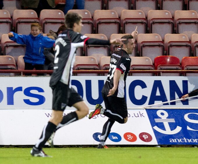Nicky Clark celebrates his second goal for Dunfermline against St Mirren. 