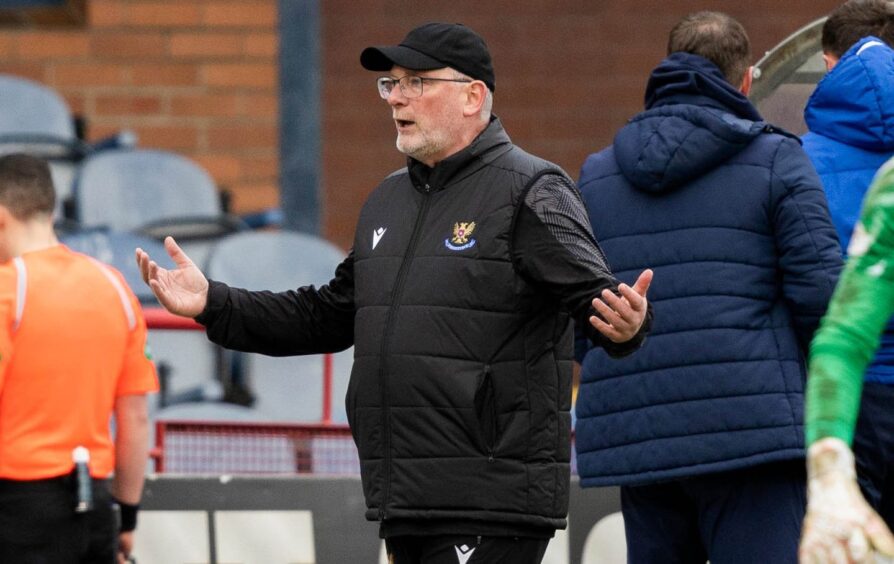 Craig Levein wasn't happy with what he saw at Dens.