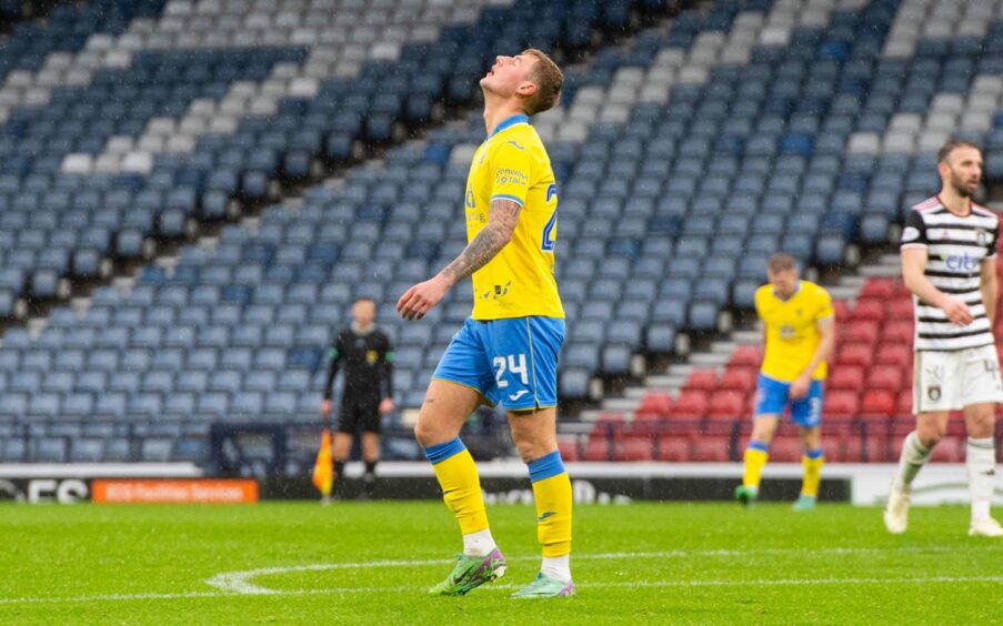 Raith's Scott McGill looks to the sky in dejection at full-time after the goalless draw with Queen's Park.