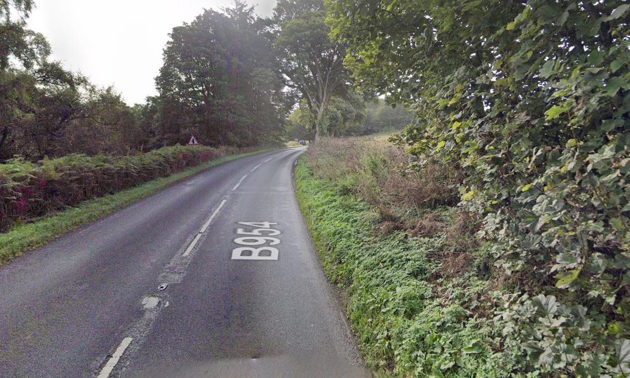 B954 road near Newtyle in Angus shut after crash