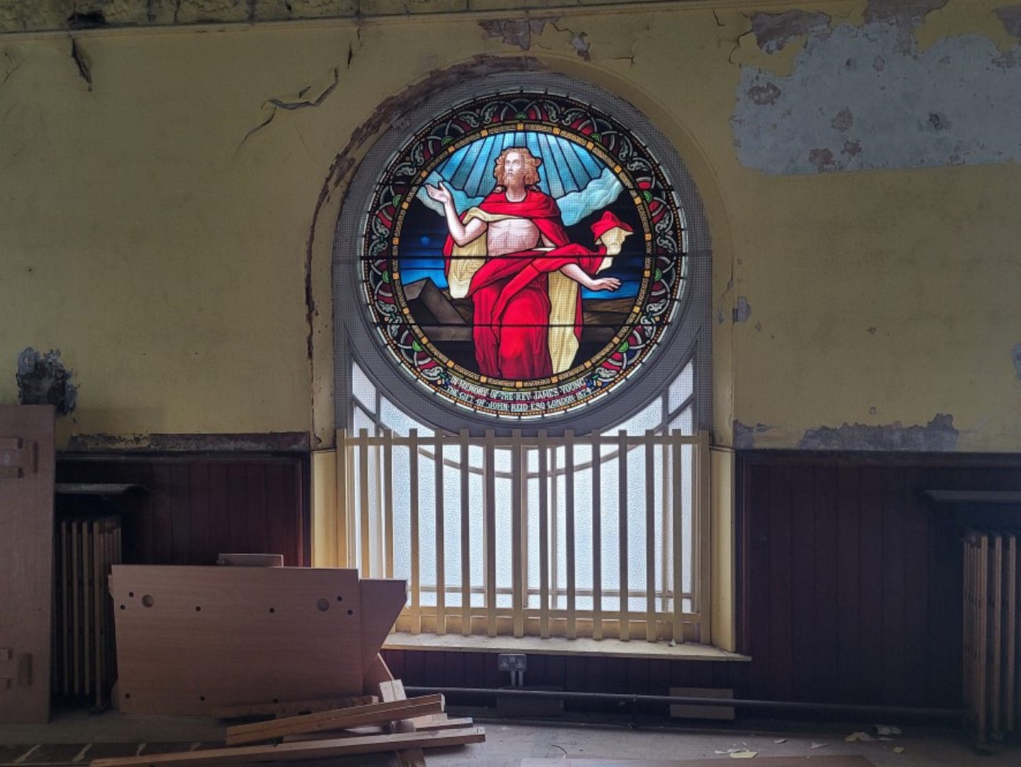 Erskine House Inside old Dunfermline church going to auction
