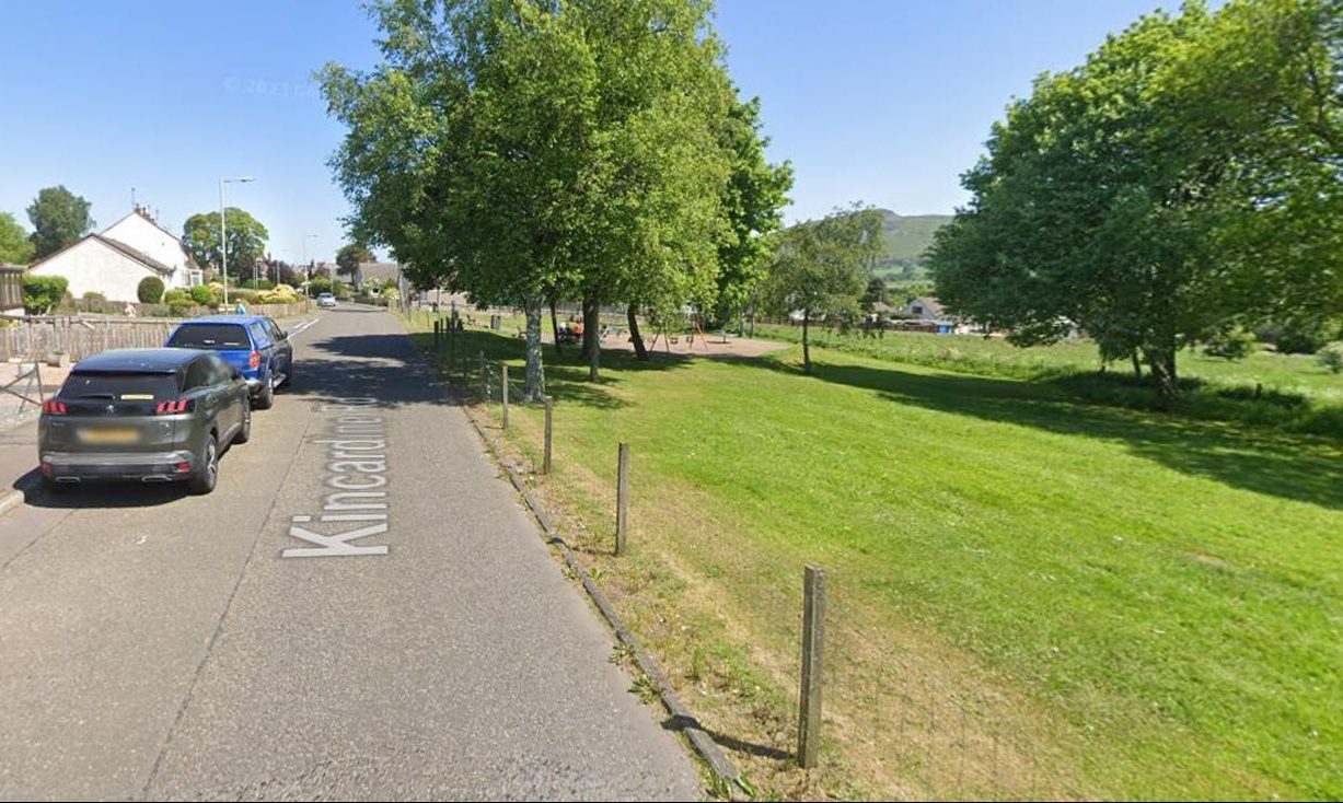 Police hunt Auchterarder flasher