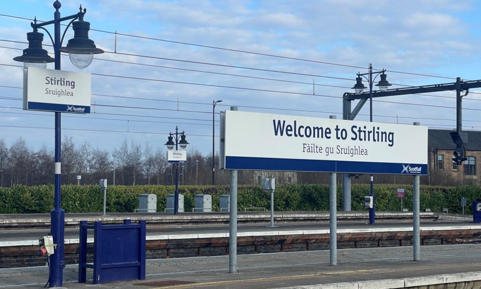 Stirling railway station