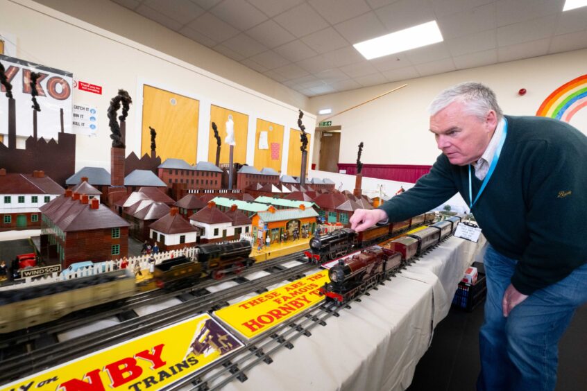 Model railway enthusiast Dale Smith from Kirriemuir with a Bayko display.