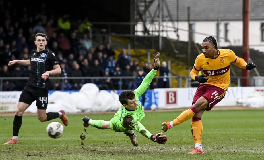 Theo Bair strikes for Motherwell to make it 3-2. Image: SNS