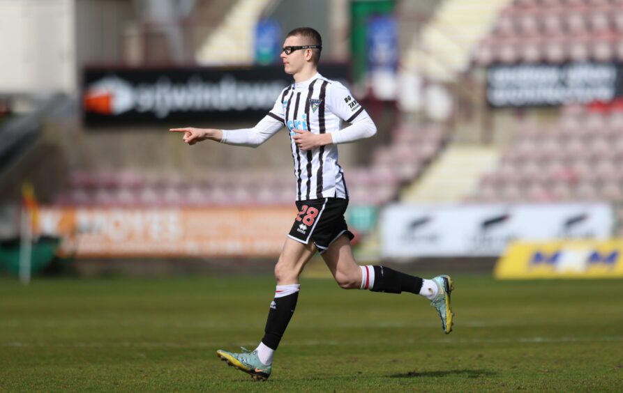 Andrew Tod in action for Dunfermline Athletic F.C.