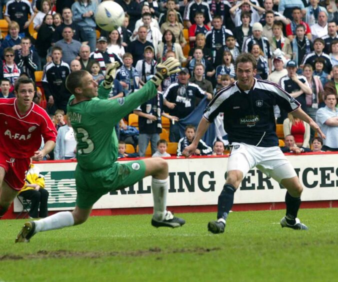 Steve Lovell seals victory for Dundee at Aberdeen - the last time the Dee won at Pittodrie.