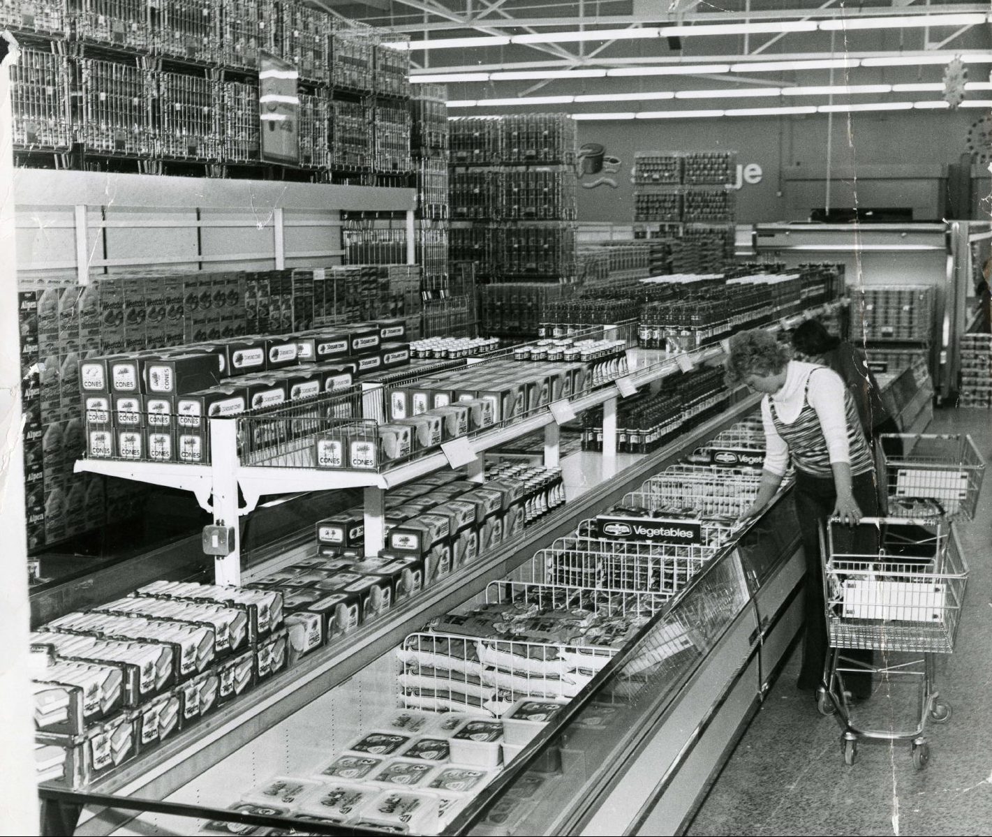 Asda Kirkton vowed to 'ease burden' for Dundee shoppers in 1977