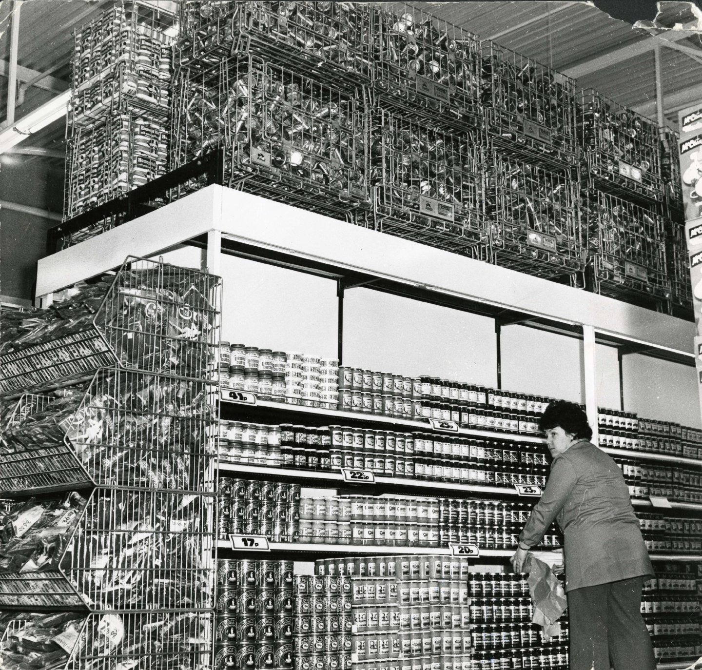 Asda Kirkton vowed to 'ease burden' for Dundee shoppers in 1977