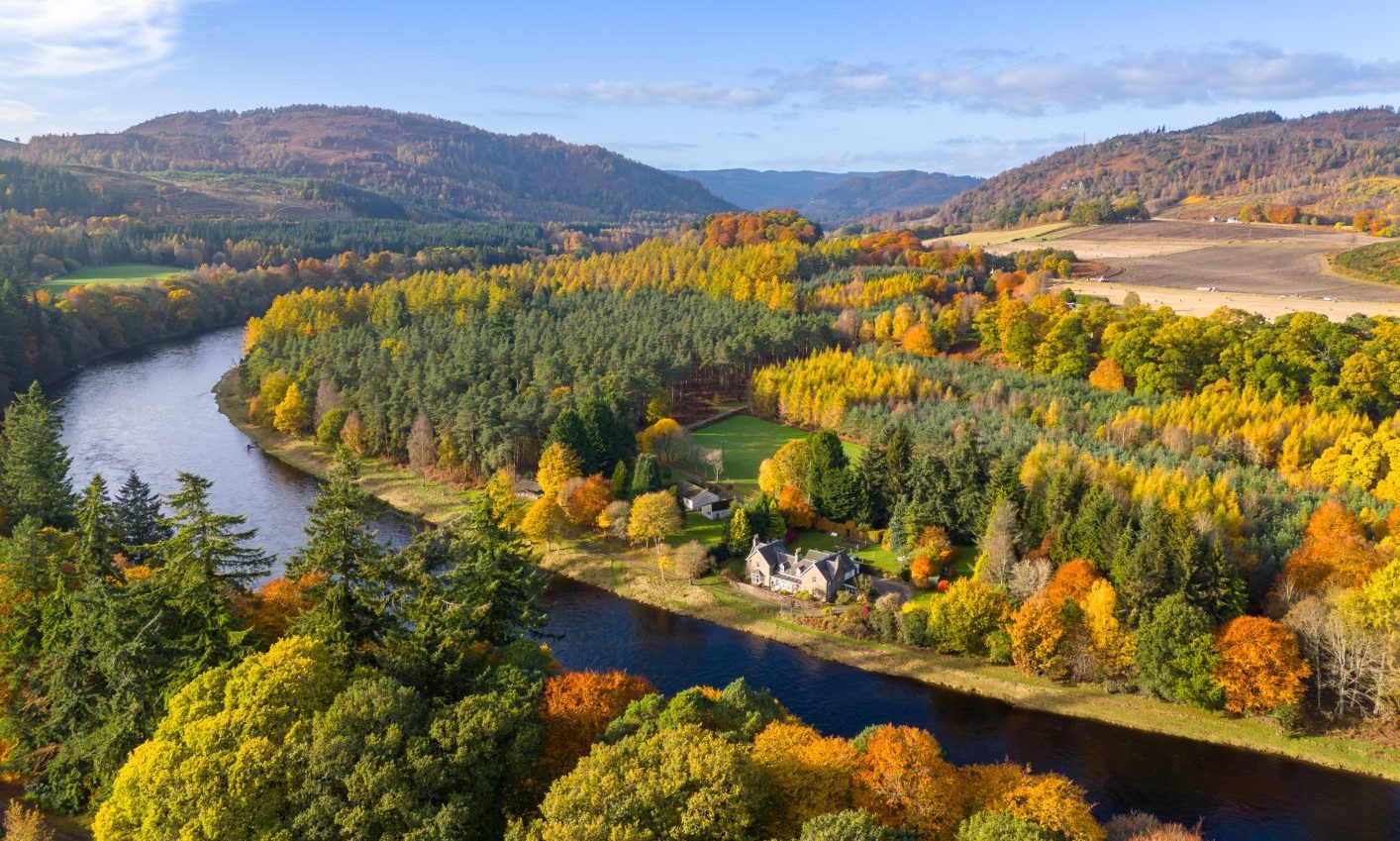 Dunkeld Spring Beautiful house on banks of Tay near Dunkeld