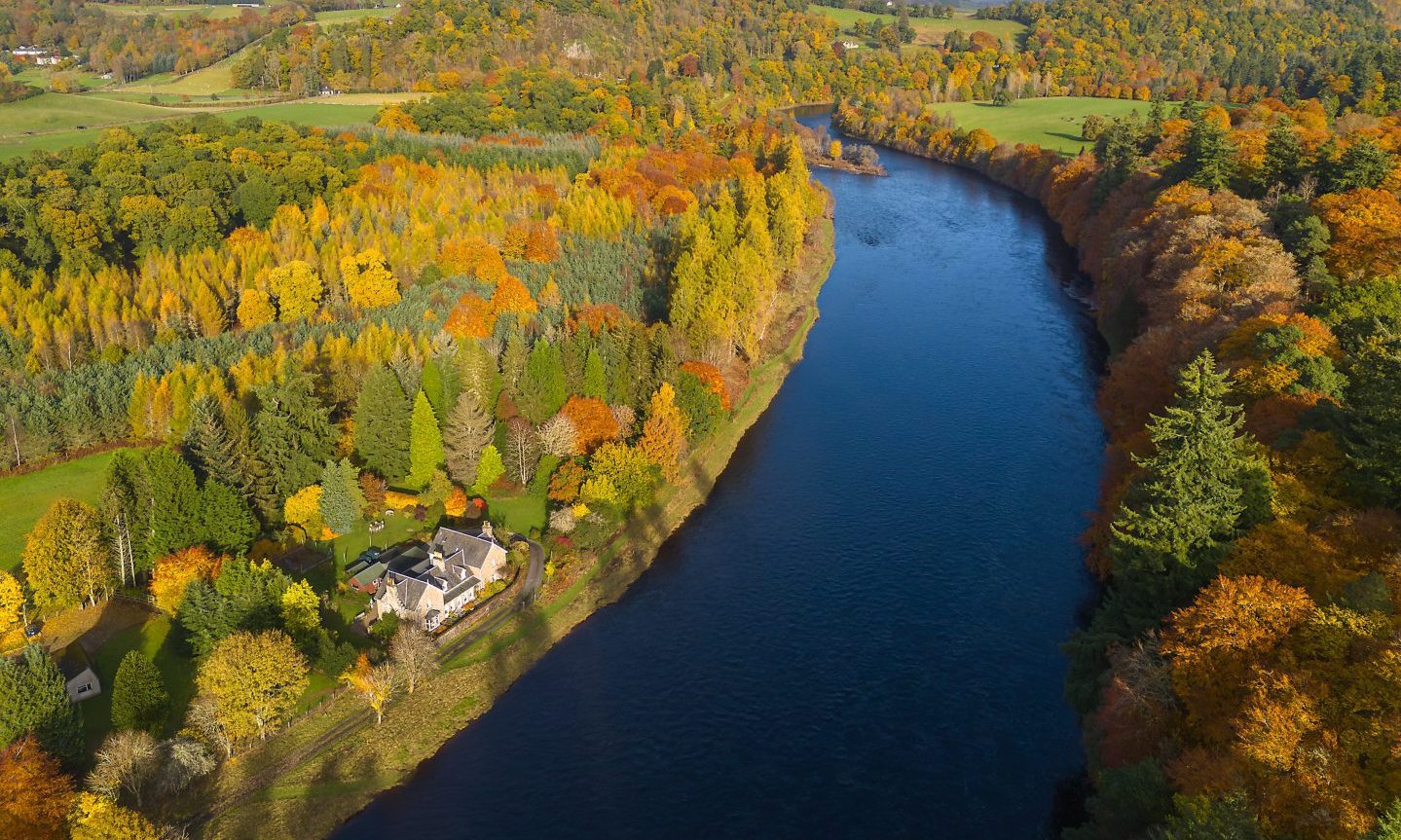 Beautiful house on banks of Tay near Dunkeld