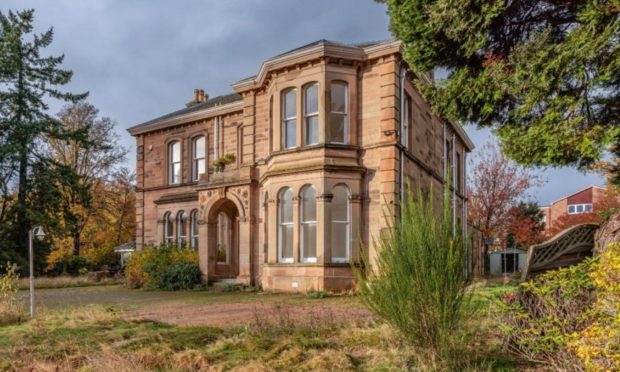 The property on Victoria Road, Broughy Ferry will go to auction.