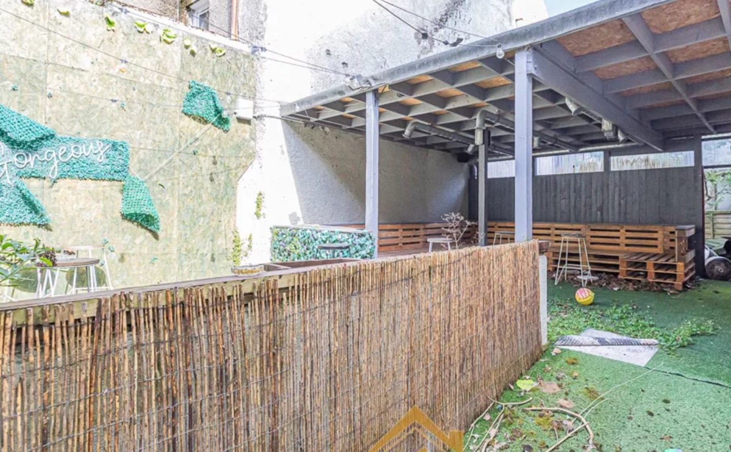 Former Candy bar pub in Kirkcaldy going to auction