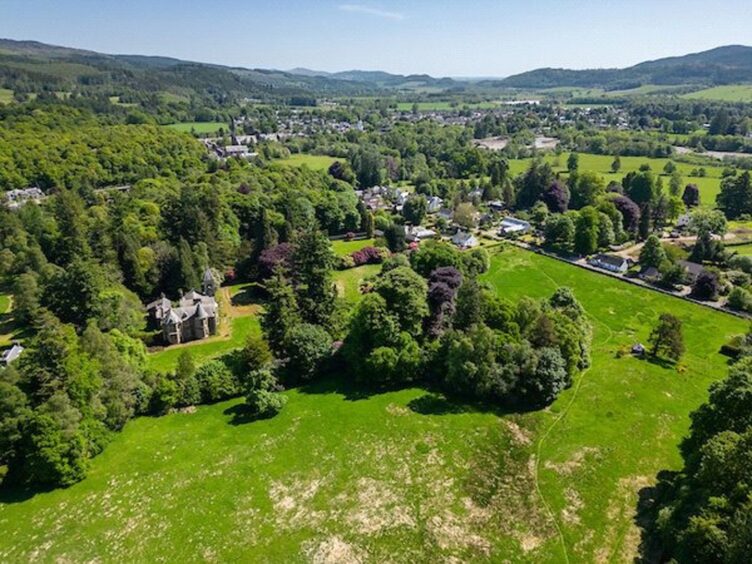 Comrie's Earthquake House for sale in Drumearn House package