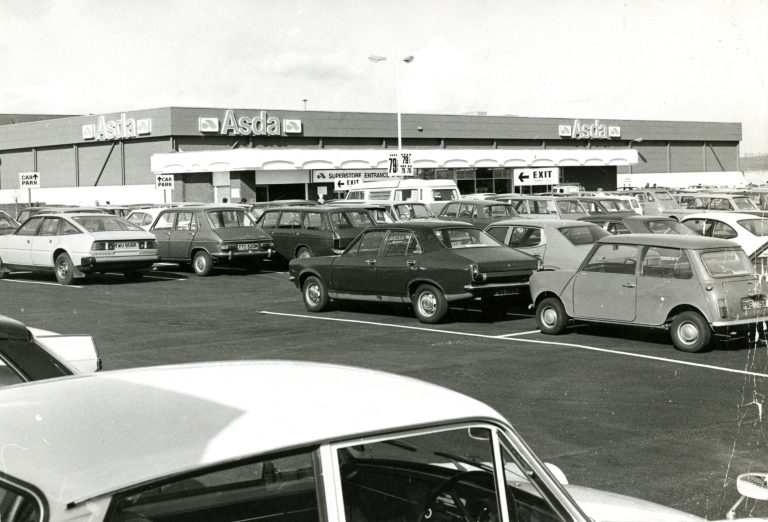 Asda Kirkton vowed to 'ease burden' for Dundee shoppers in 1977