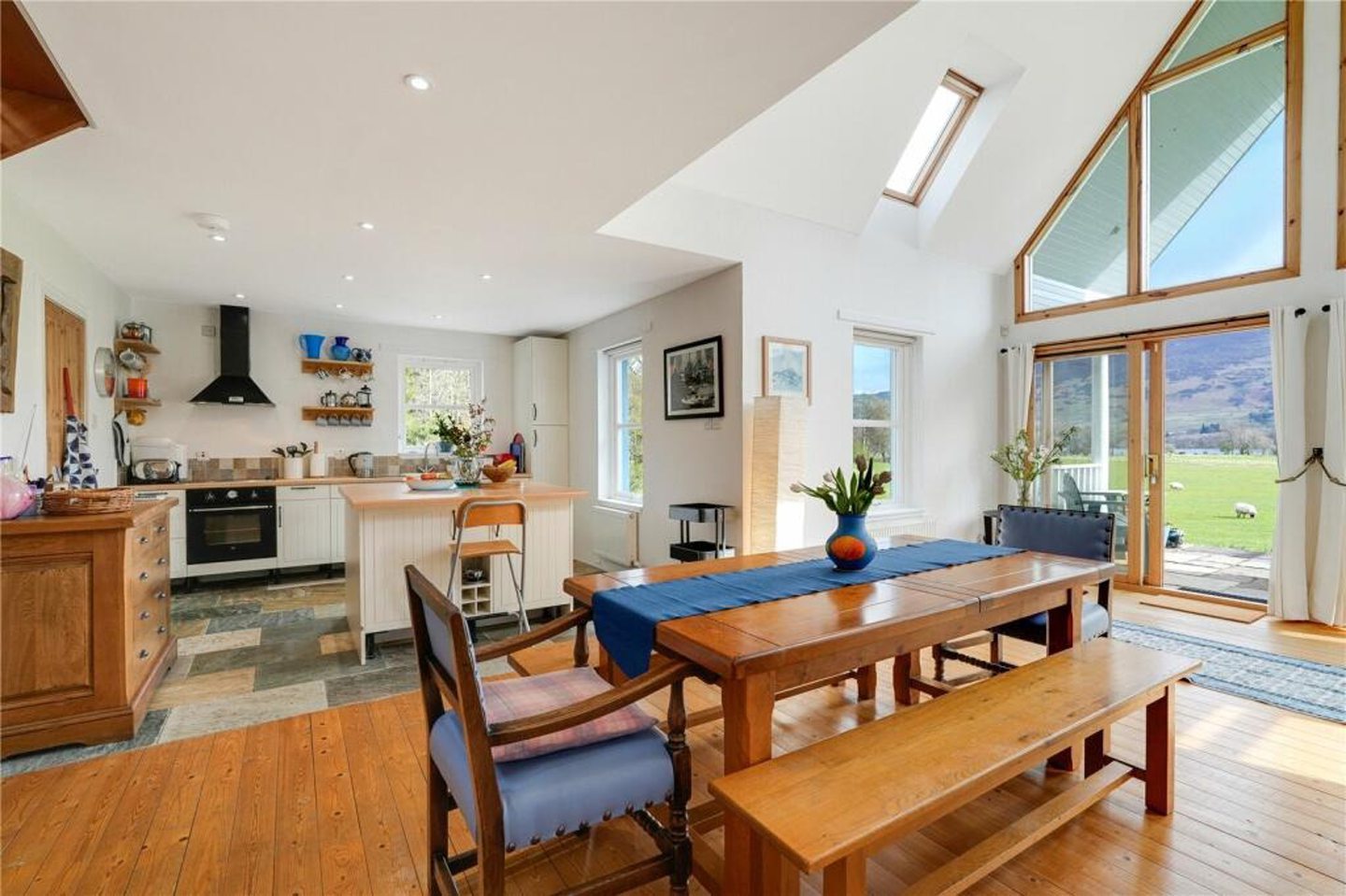 Lochearnhead cottage in beautiful setting for sale for £295k