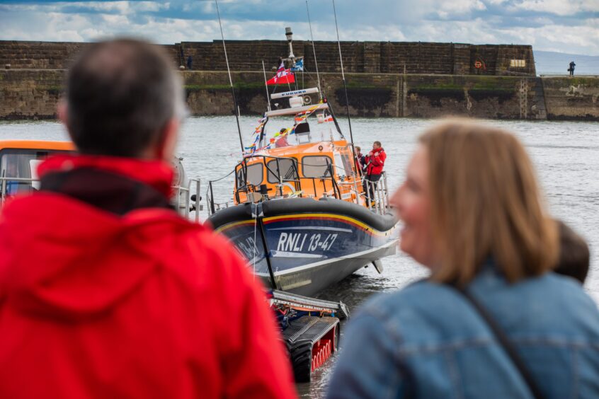 RNLB 13-47 arrives on station at Anstruther.