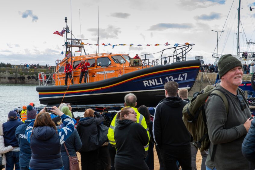 New Anstruther lifeboat arrives in East Neuk.